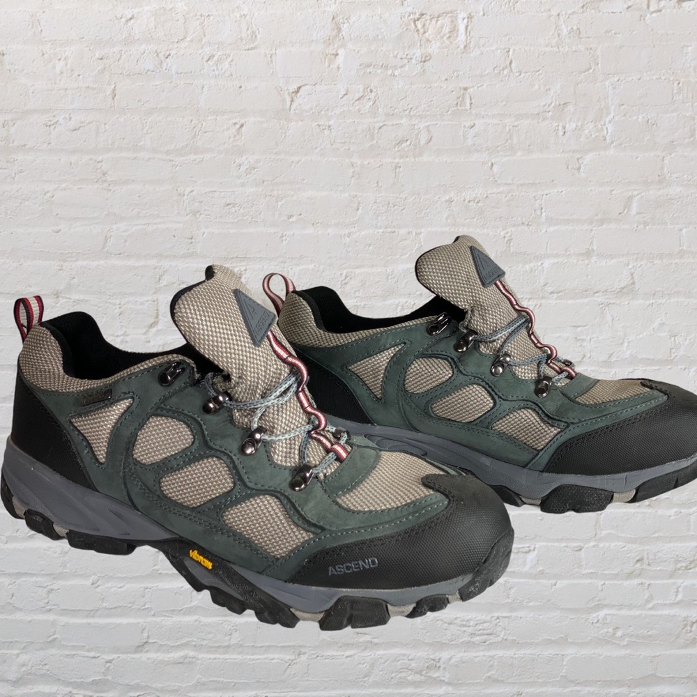 Ascend “Ultra Approach Lo” Shoes
Size 13